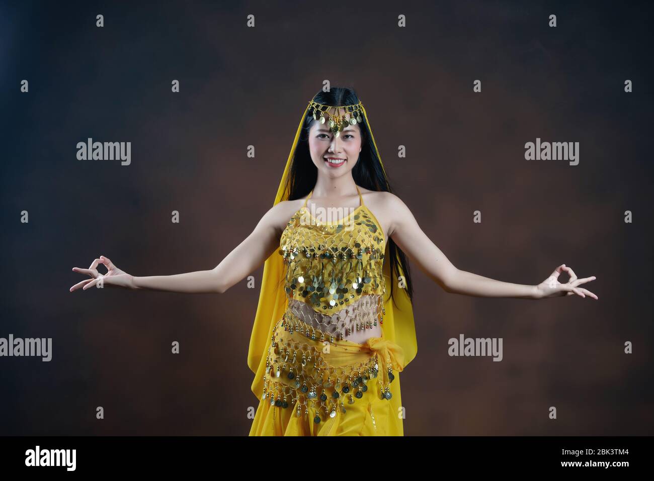 Traditionelles indisches kostüm -Fotos und -Bildmaterial in hoher Auflösung  – Alamy