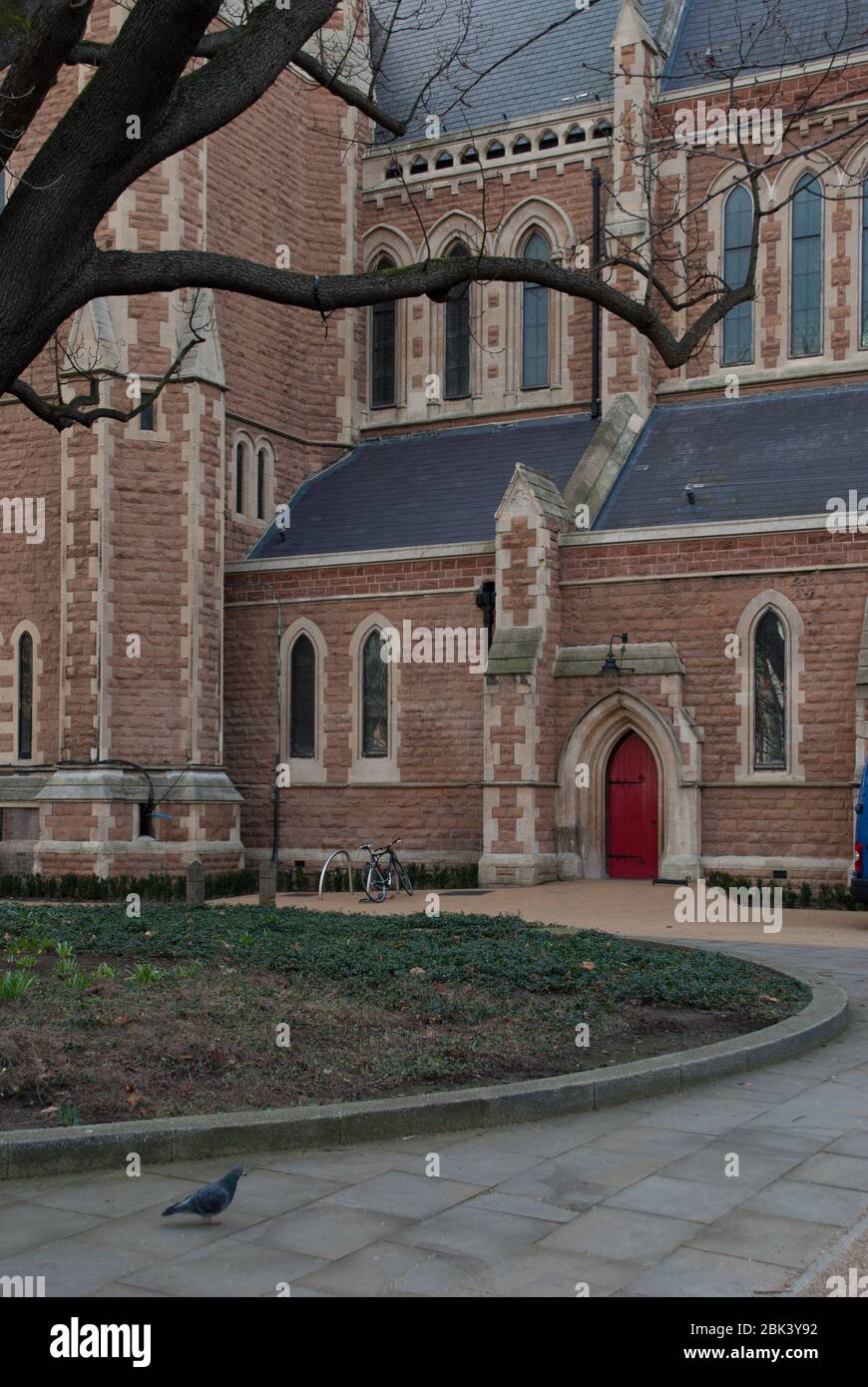 Frühenglische gotische Architektur Kirche des 19. Jahrhunderts St. Pauls Church, Queen Caroline Street, Hammersmith, London W6 von Seddon und Gough Stockfoto