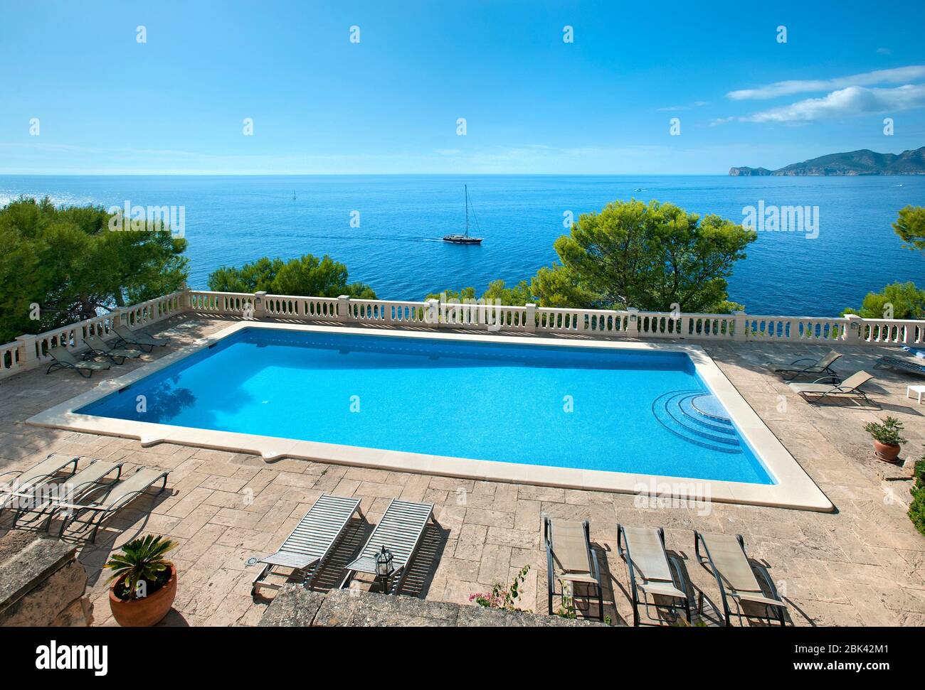 Poolbereich La Mola Apartmentanlage, Andratx, Mallorca, Baleares, Spanien Stockfoto