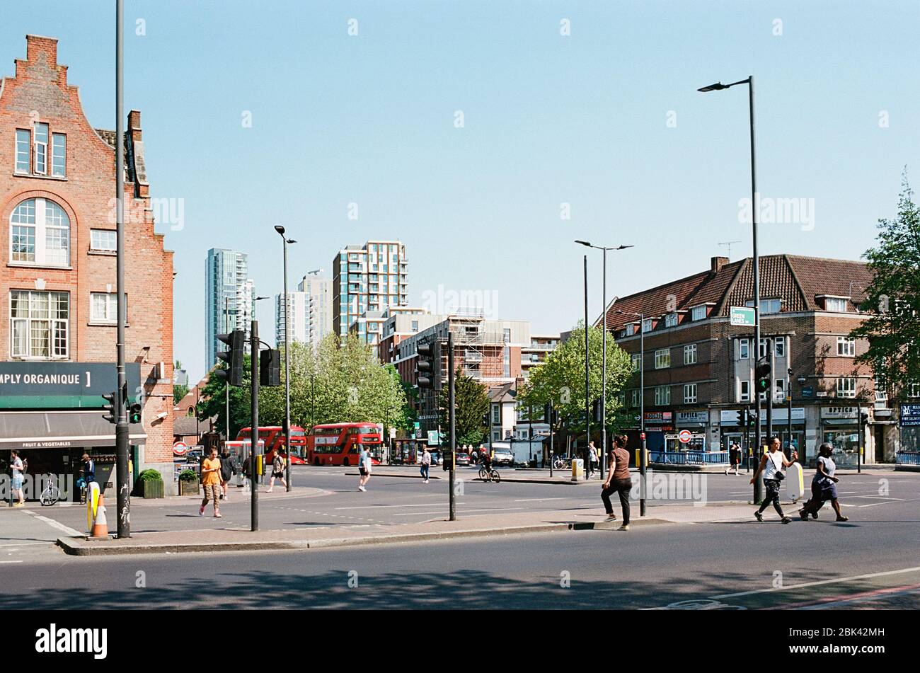 Manor House, in der Nähe des Finsbury Park, im Norden Londons, an der Kreuzung von Green Lanes und Seven Sisters Road Stockfoto