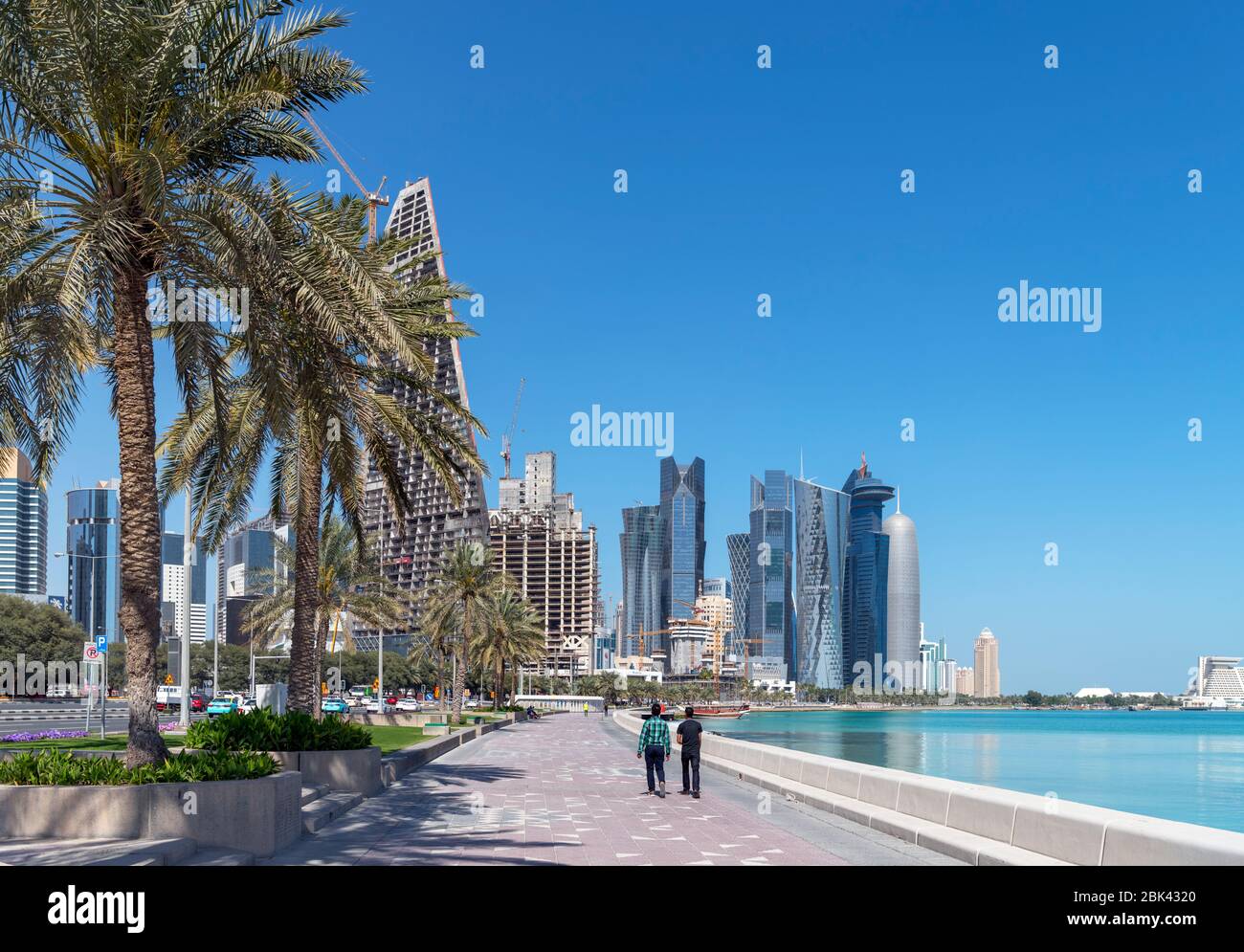 Die Skyline des West Bay Central Business District von Corniche, Doha, Katar, Naher Osten Stockfoto