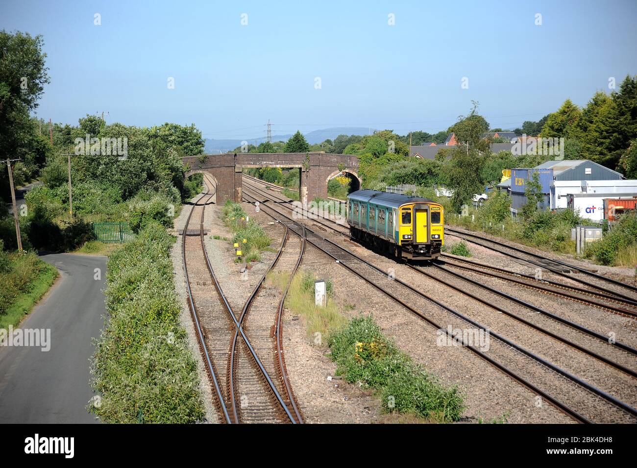 150252 mit einem Maesteg - Cheltenham Service in Magor. Stockfoto