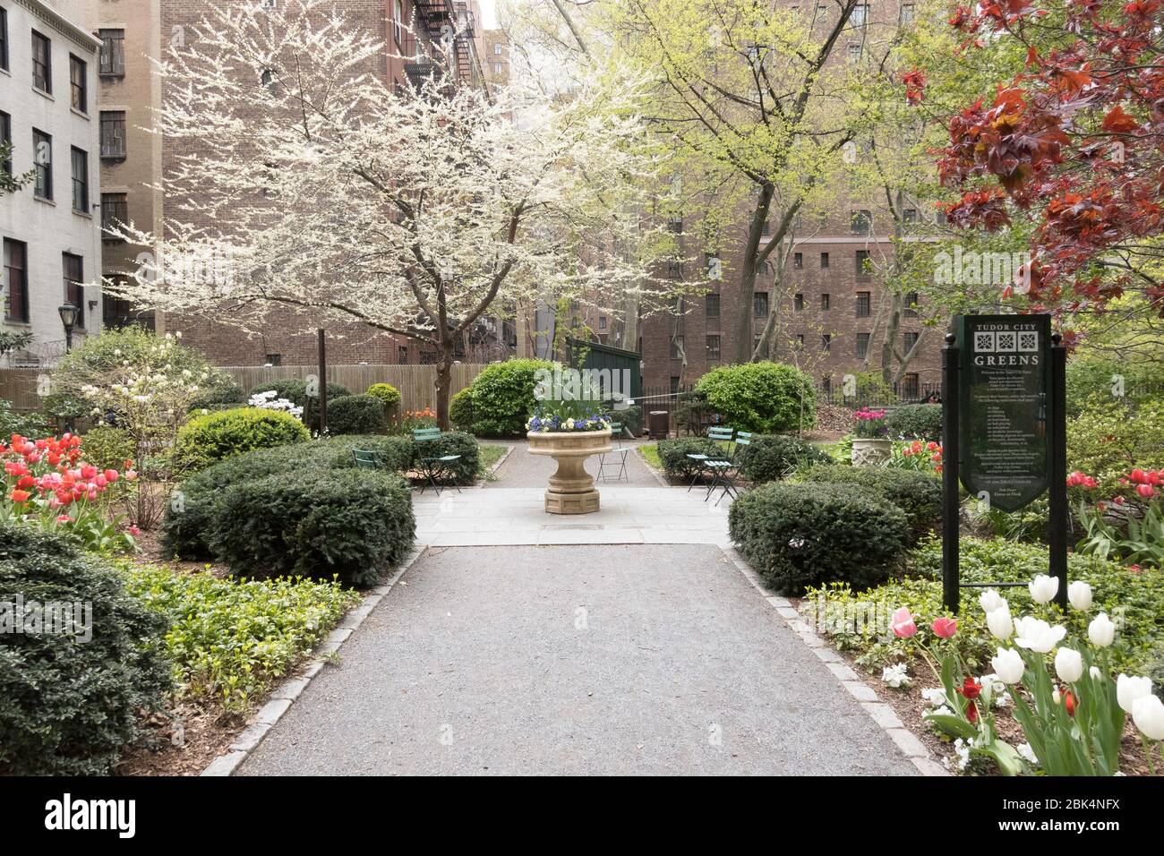 Tudor Stadt Grüns im Frühling, NYC, USA Stockfoto