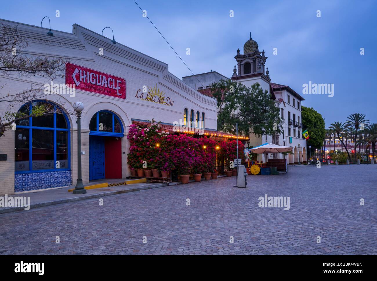 La Plaza Methodist Church in Old Plaza at Dusk, Los Angeles, California, Vereinigte Staaten von Amerika, Nordamerika Stockfoto