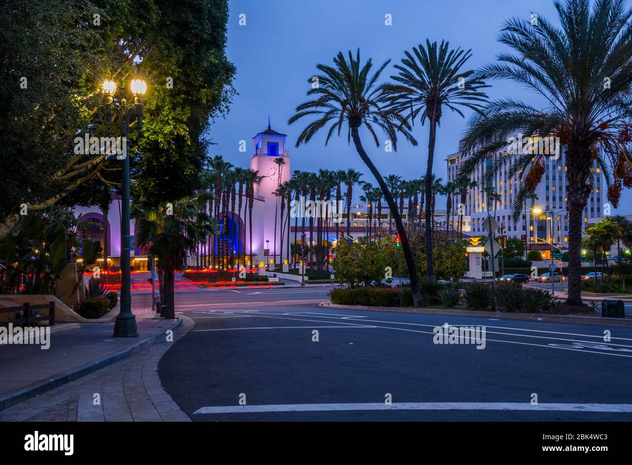 Blick auf Union Station in der Dämmerung, Downtown, Los Angeles, Kalifornien, USA, Nordamerika Stockfoto