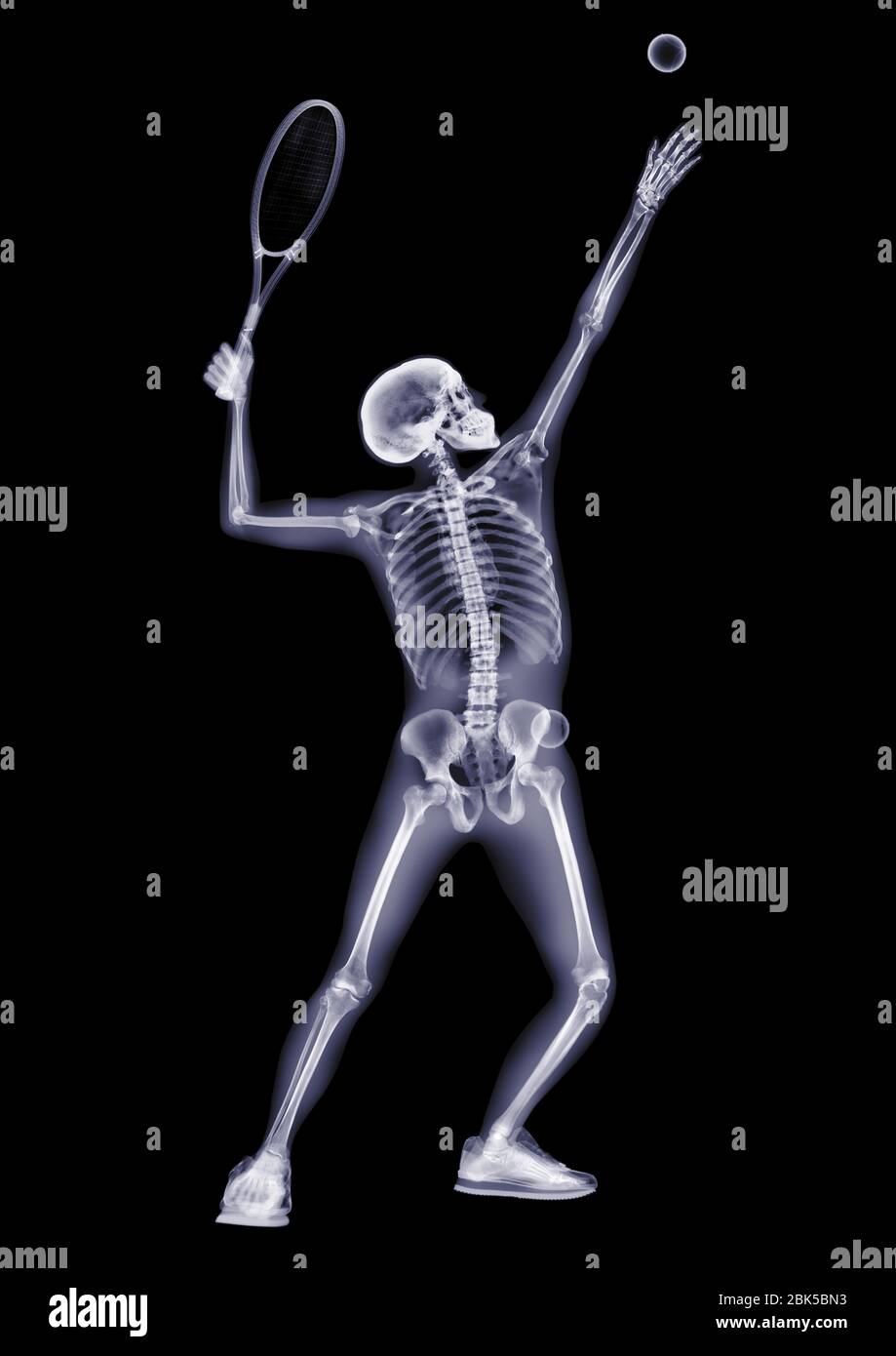 Person, die Tennisball, Röntgenstrahlen serviert. Stockfoto