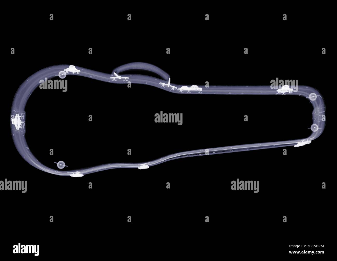 Leeres Violingehäuse, Röntgen. Stockfoto