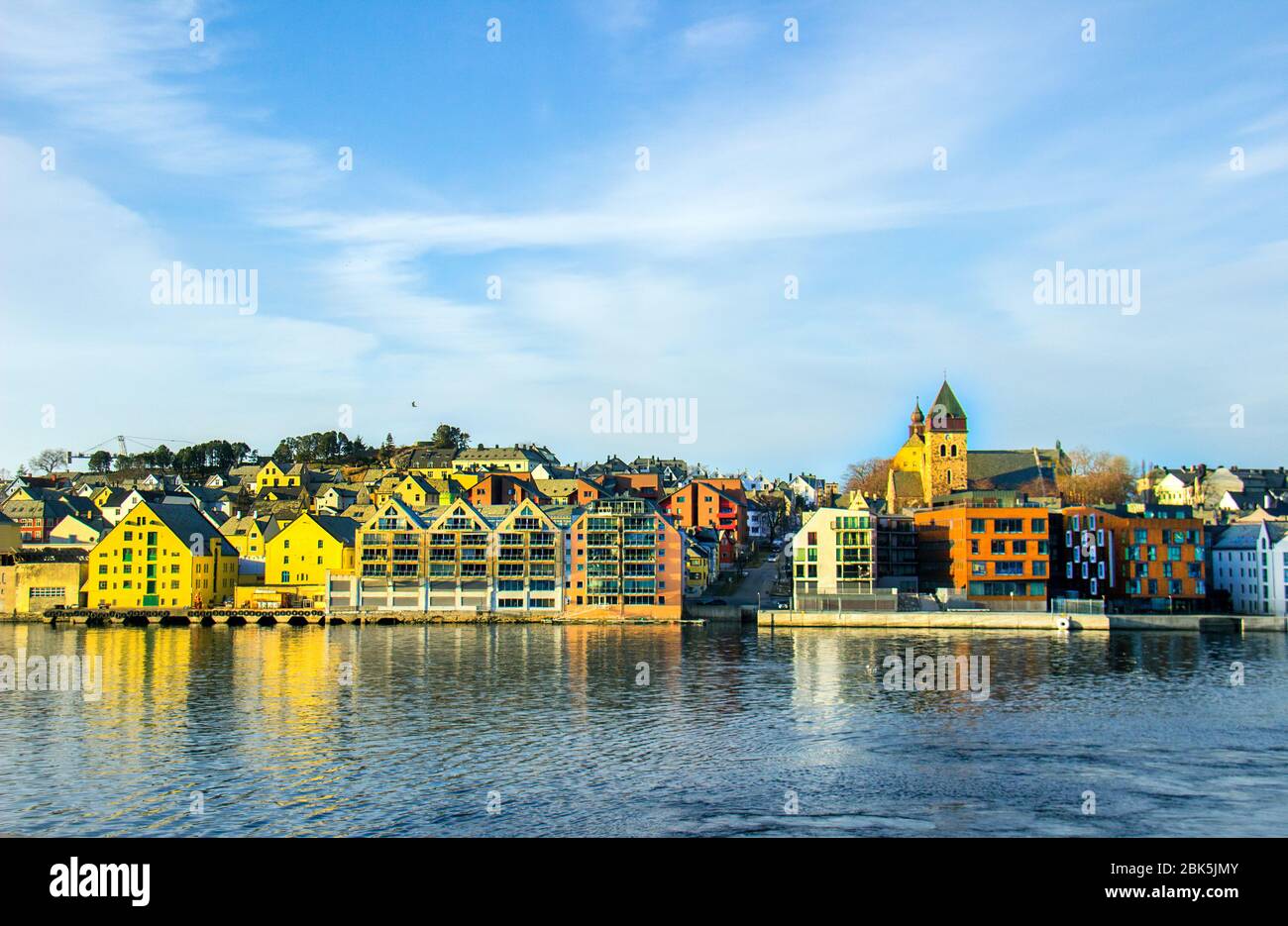 alesund norwegen,Häuser in norwegen,norvegischer Kreuzfahrthafen,norvegische Kreuzfahrtziele,Häuser in alesund,Bootshaus in norwegen,Holzhäuser norwegen,norwegen Stockfoto