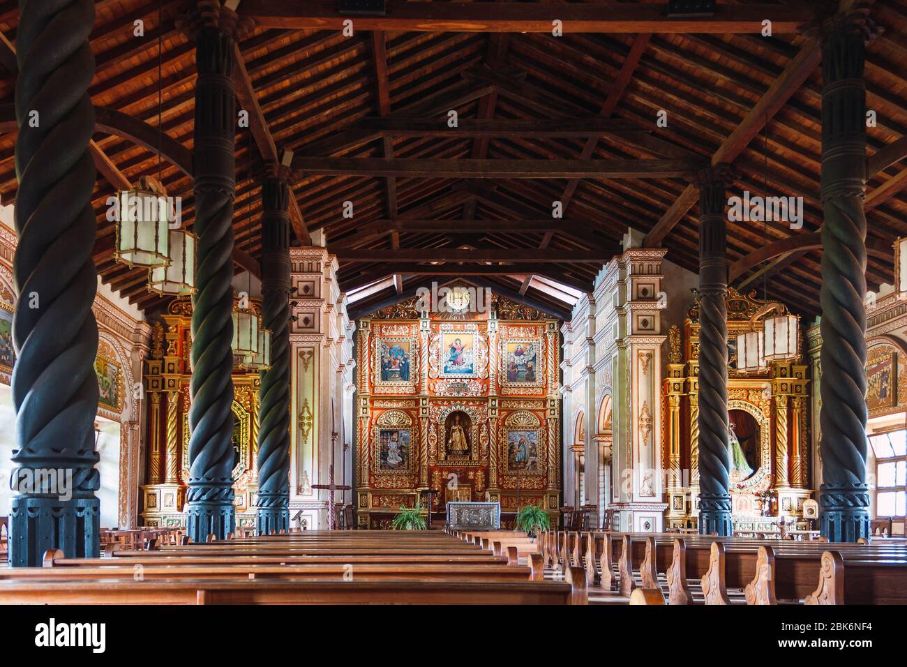 Interior de la iglesia de la mision jesuita de Concepción en Chiquitos, Bolivien Stockfoto