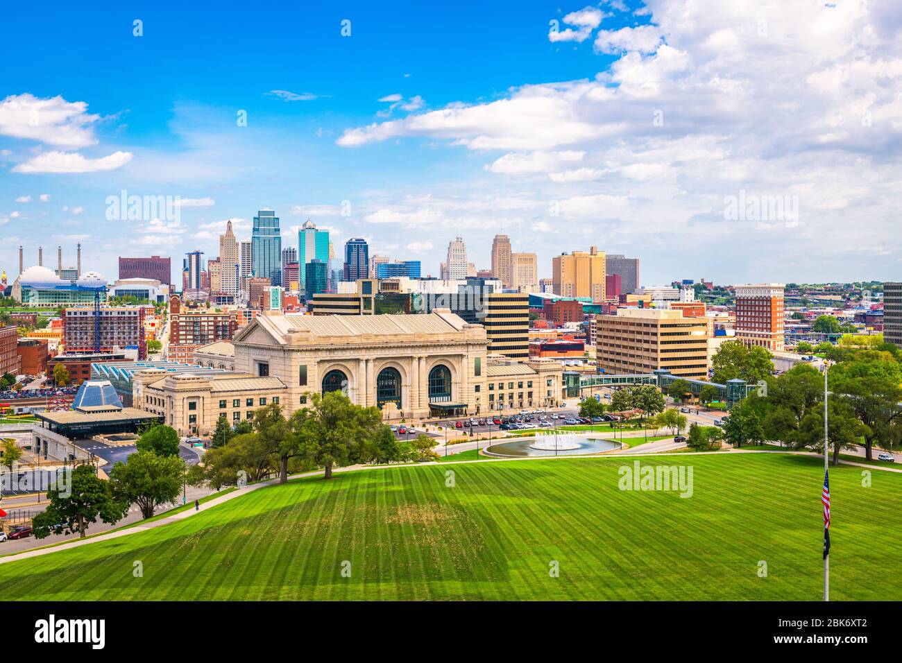 Skyline von Kansas City, Missouri, USA mit Union Station. Stockfoto