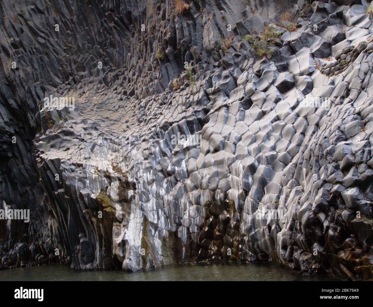 Felswand Alcantara Schlucht, Sizilien, Italien Stockfoto