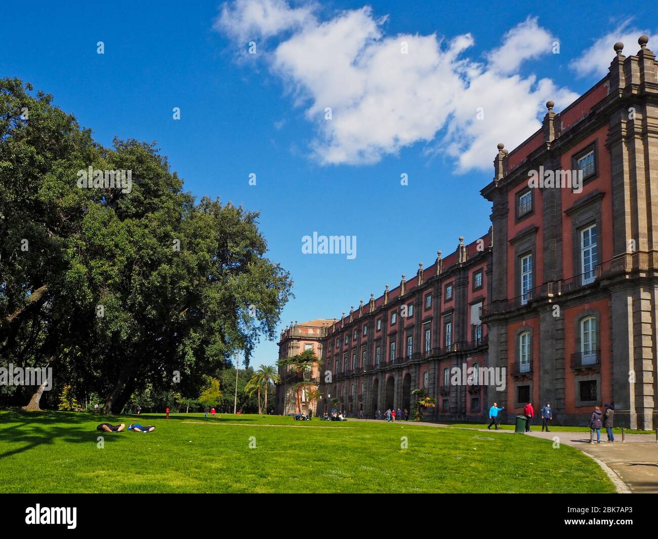 Grüne Landschaft rund um das Capodimonte Museum, Neapel Stockfoto