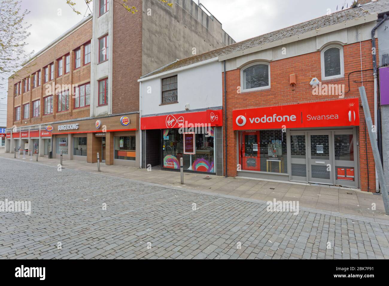 Vodafone, Virgin, Burger King und Santander in der Union Street Stockfoto