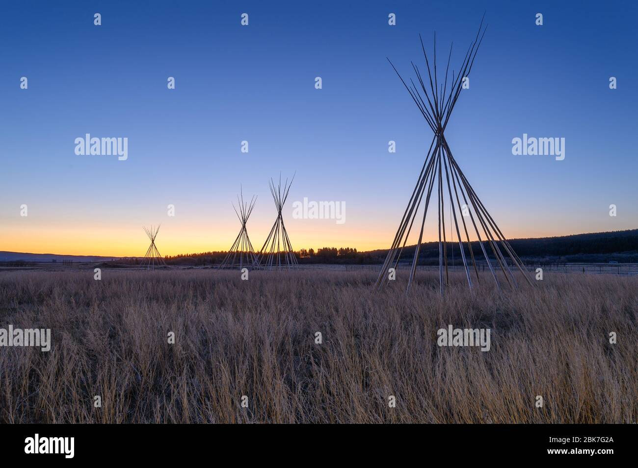 Tipis im Stoney Indian Reserve in Morley, Alberta, Kanada Stockfoto