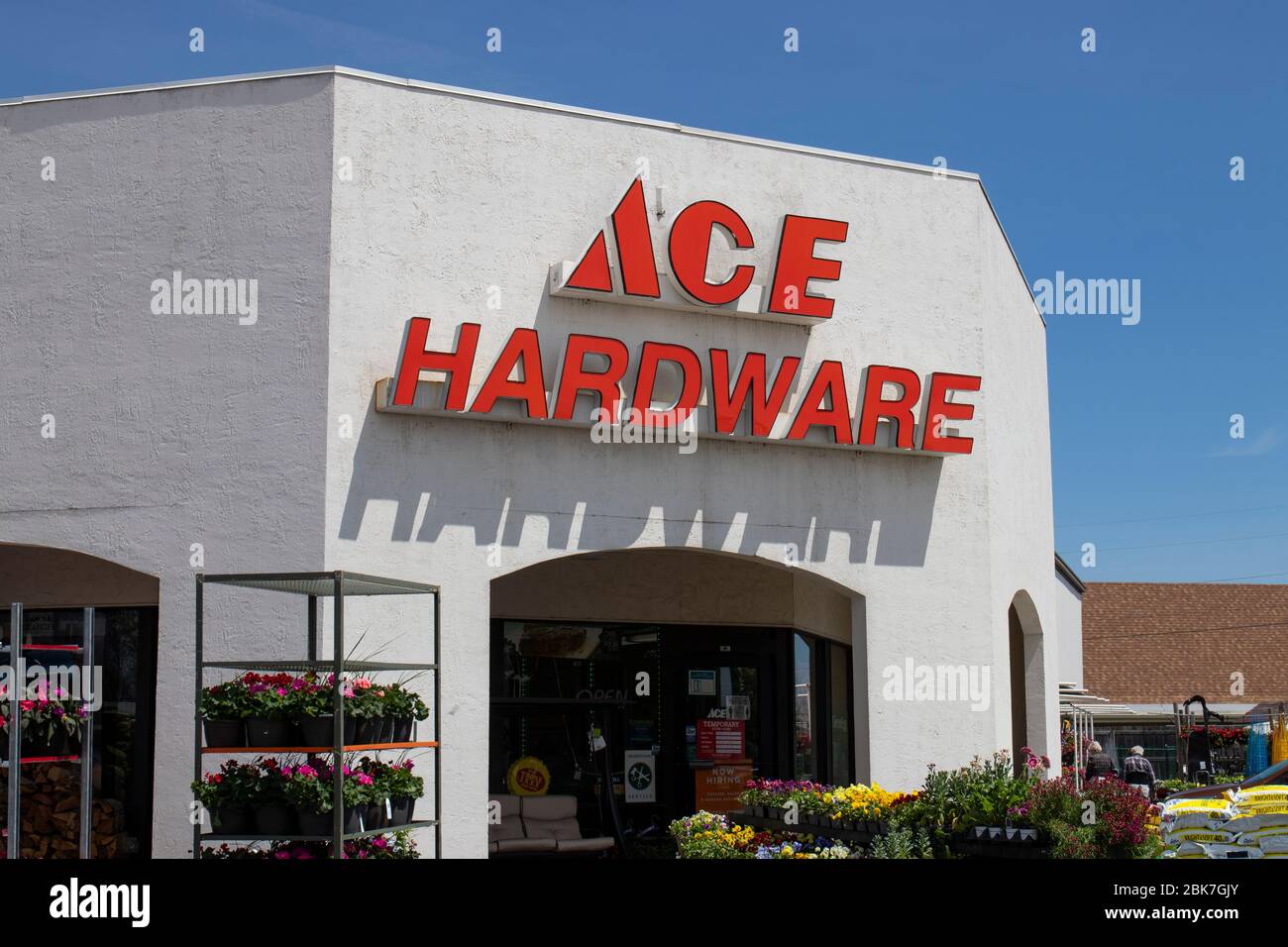 Lafayette - ca. Mai 2020: ACE Hardware Retail Cooperative. Die meisten Ace Hardware-Stores sind unabhängig und werden betrieben. Stockfoto