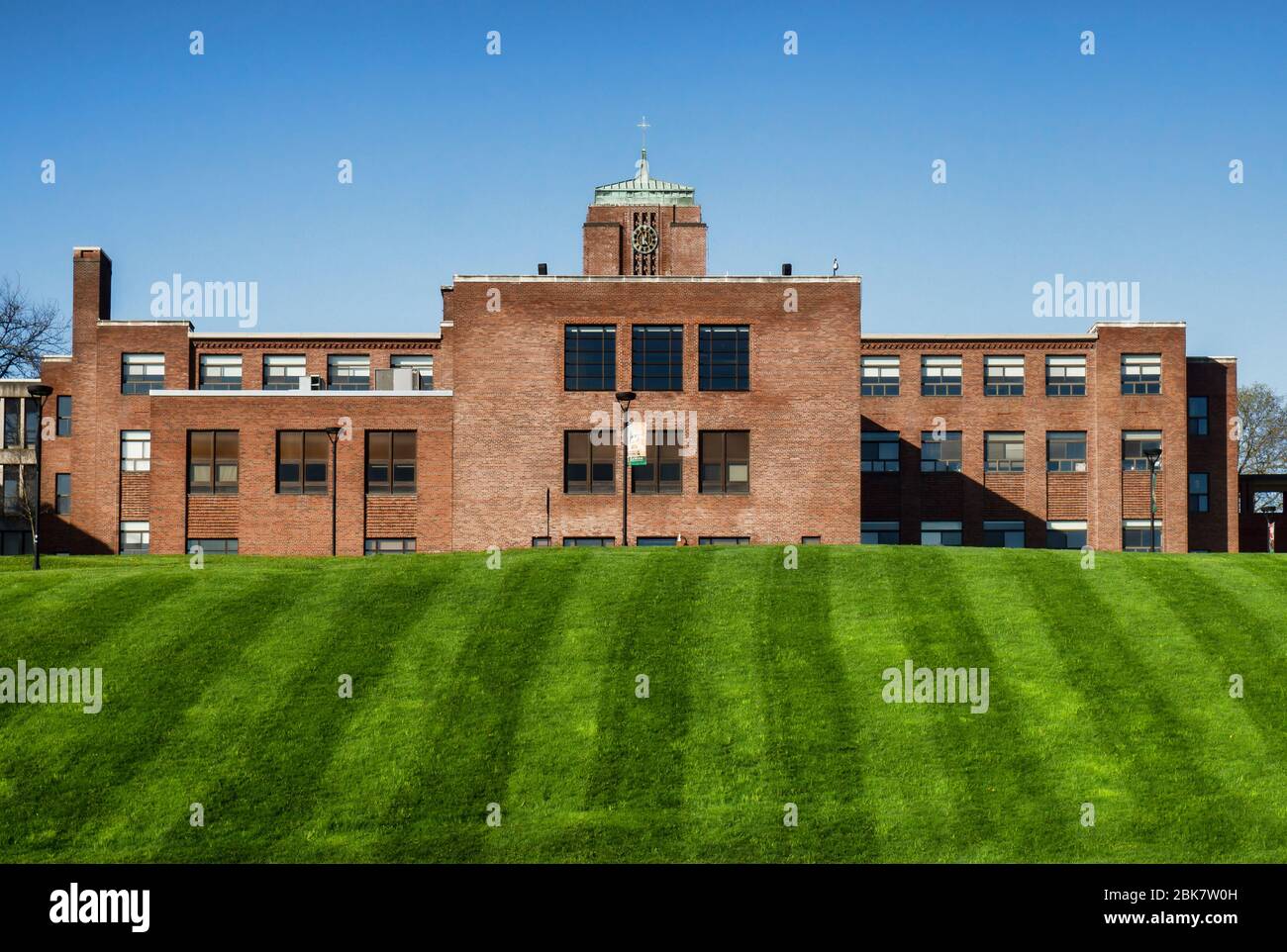 Syracuse, New York, USA. Mai 2020. Das Verwaltungsgebäude am LeMoyne College auf der Ostseite von Syracuse, New York. Ein Jesuitenkolleg gegründet Stockfoto