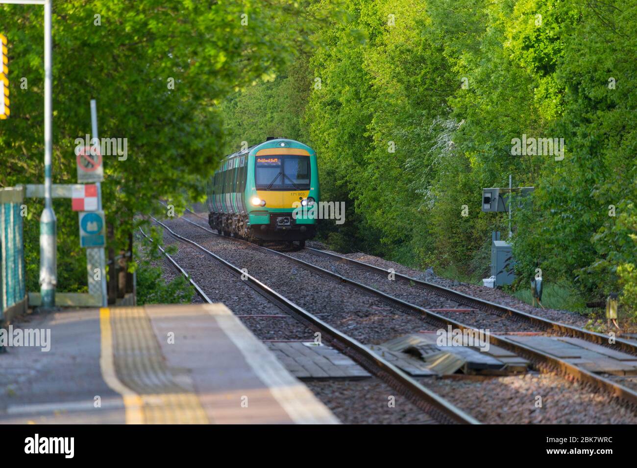 Südbahn Ankunft am Bahnhof hamstreet, kent, großbritannien Stockfoto