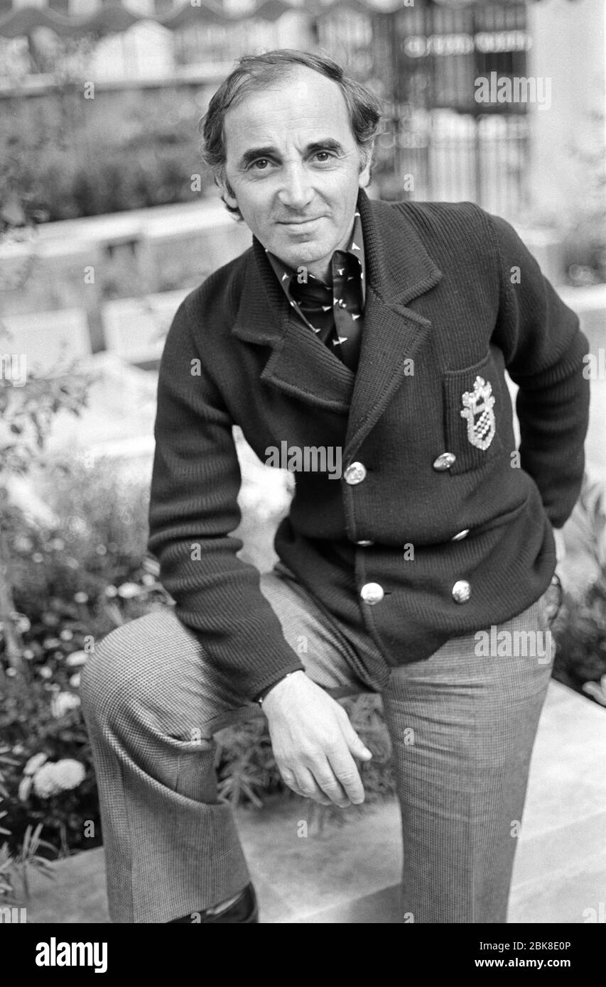 LONDON, GROSSBRITANNIEN. September 1974: Der französische Sänger Charles Aznavour in London. Foto © Paul Smith/Featureflash Stockfoto