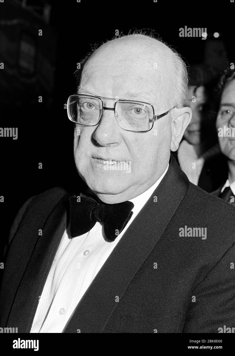 LONDON, GROSSBRITANNIEN. November 1974: Schauspieler Arthur Lowe bei den Evening News Film Awards in London. Foto © Paul Smith/Featureflash Stockfoto