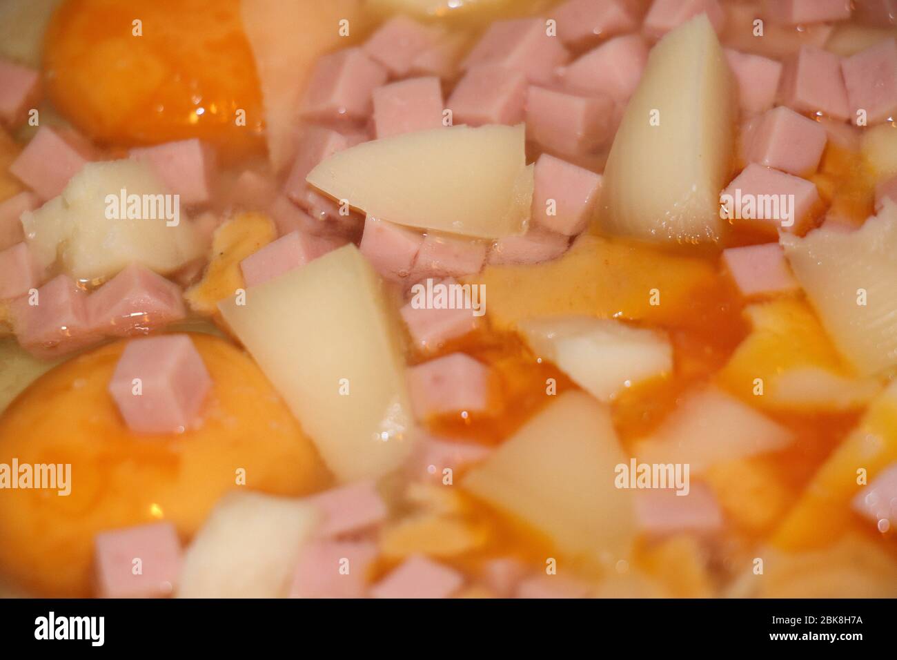 Spiegeleier mit Schinken und Käse. Köstliches englisches Frühstück. Stockfoto