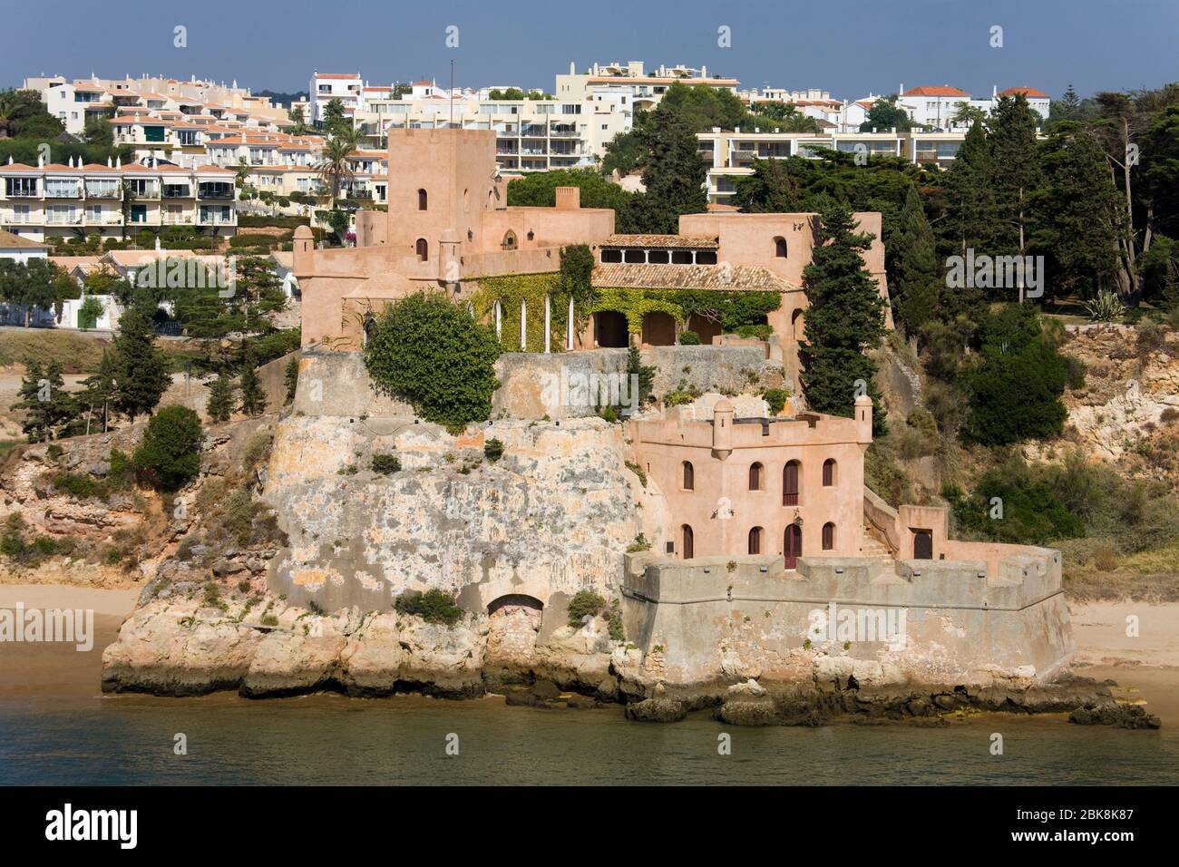 Fortaleza de Sao Joao de Arade nahe Fischerdorf Ferragudo, Stadt Portimao, Algarve, Portugal, Europa Stockfoto