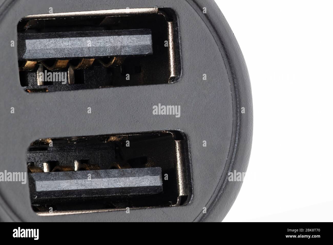 Horizontale Ansicht im Vordergrund eines Autolackelladegeräts mit zwei usb-Anschlüssen Stockfoto