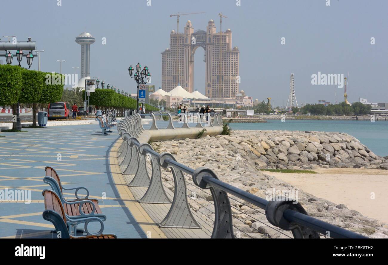 Das Al Marina Viertel mit dem berühmten Fairmont Hotel, Abu Dhabi UAE Stockfoto