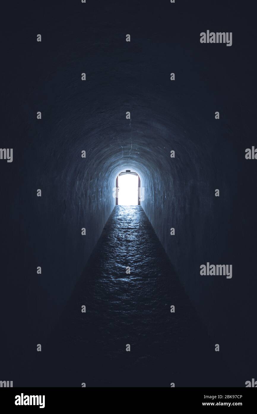 Afterlife Konzept Licht Ende Tunnel dunkel Stockfoto
