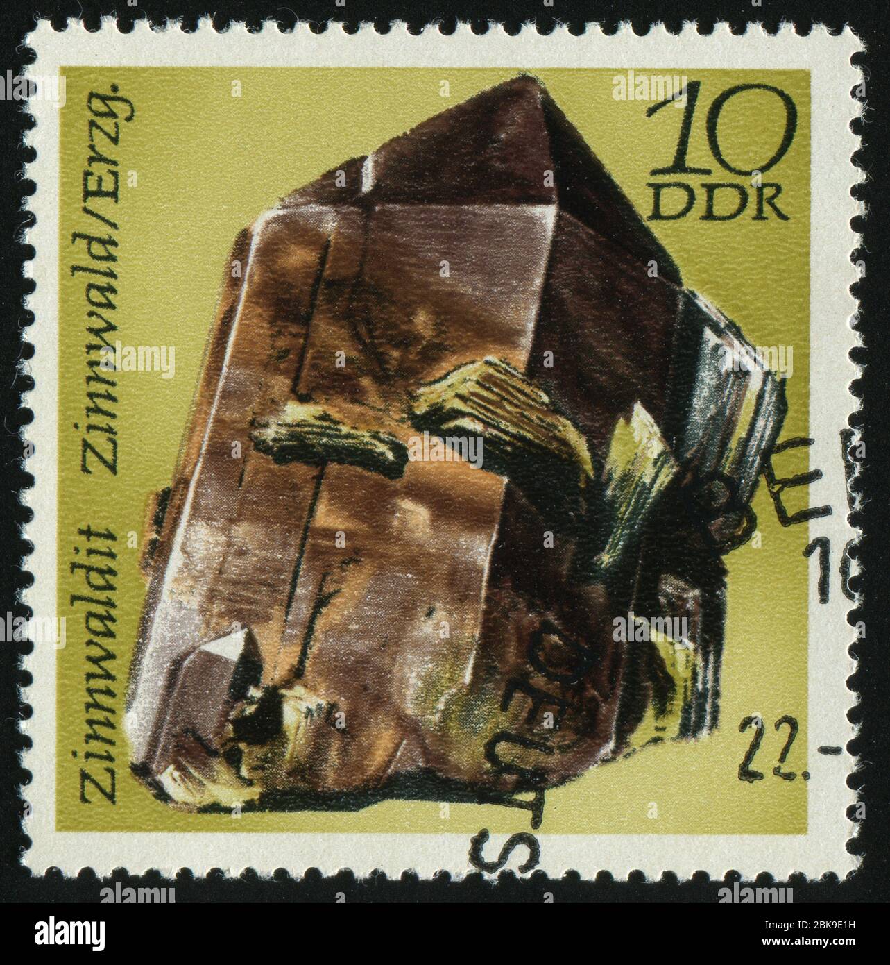 DEUTSCHLAND- UM 1972: Briefmarke gedruckt von Deutschland, zeigt Mineralien Zinnwaldite, Zinnwald, um 1972. Stockfoto