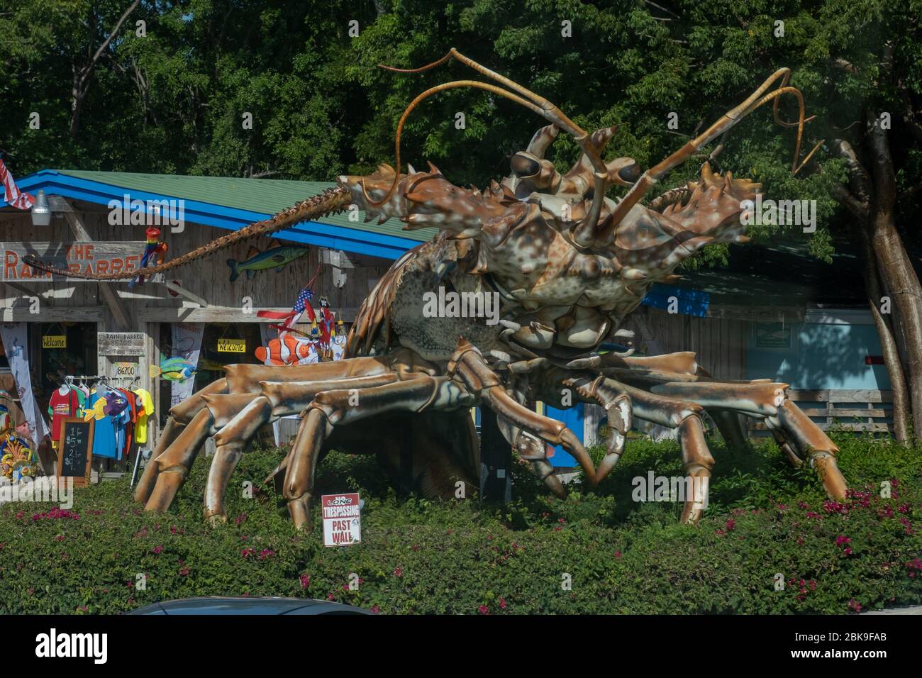 islamorada, Florida, USA-7. November 2019: Der Übersee-Highway, der die Keys (kleine Inseln) bis zum südlichsten Punkt der USA verbindet Stockfoto