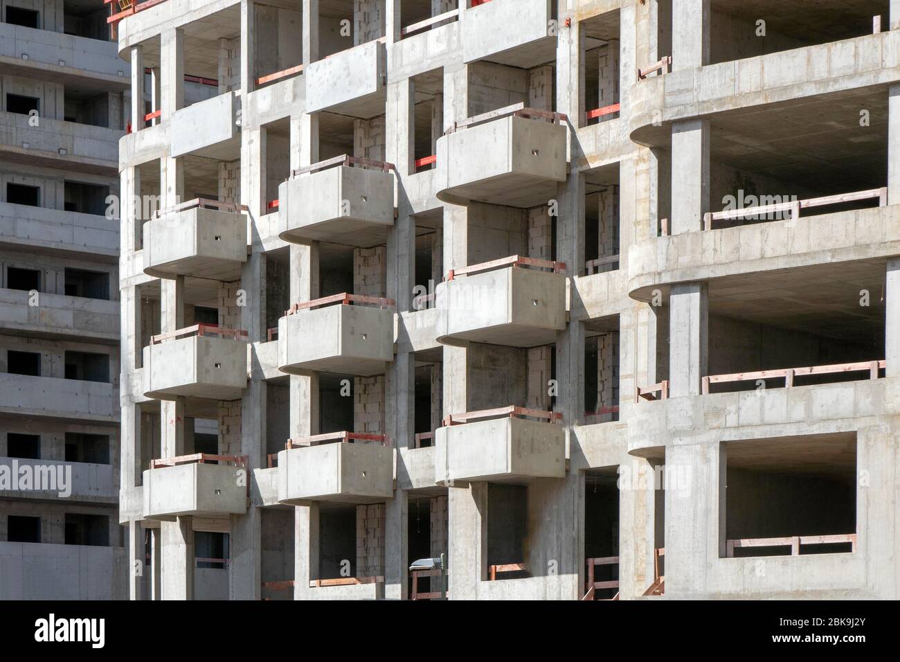 Neubau Fassade in Muschel mit Balkonen, Berlin, Friedrichshain Stockfoto