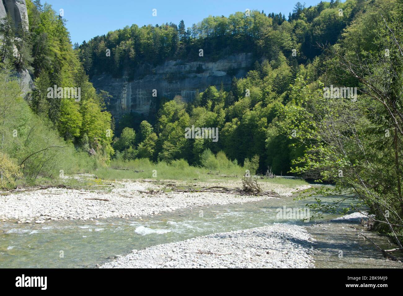 Einer der wenigen unberatenen Schweizer Flüsse, die Sense, zwischen Guggisberg und Schwarzenburg Stockfoto