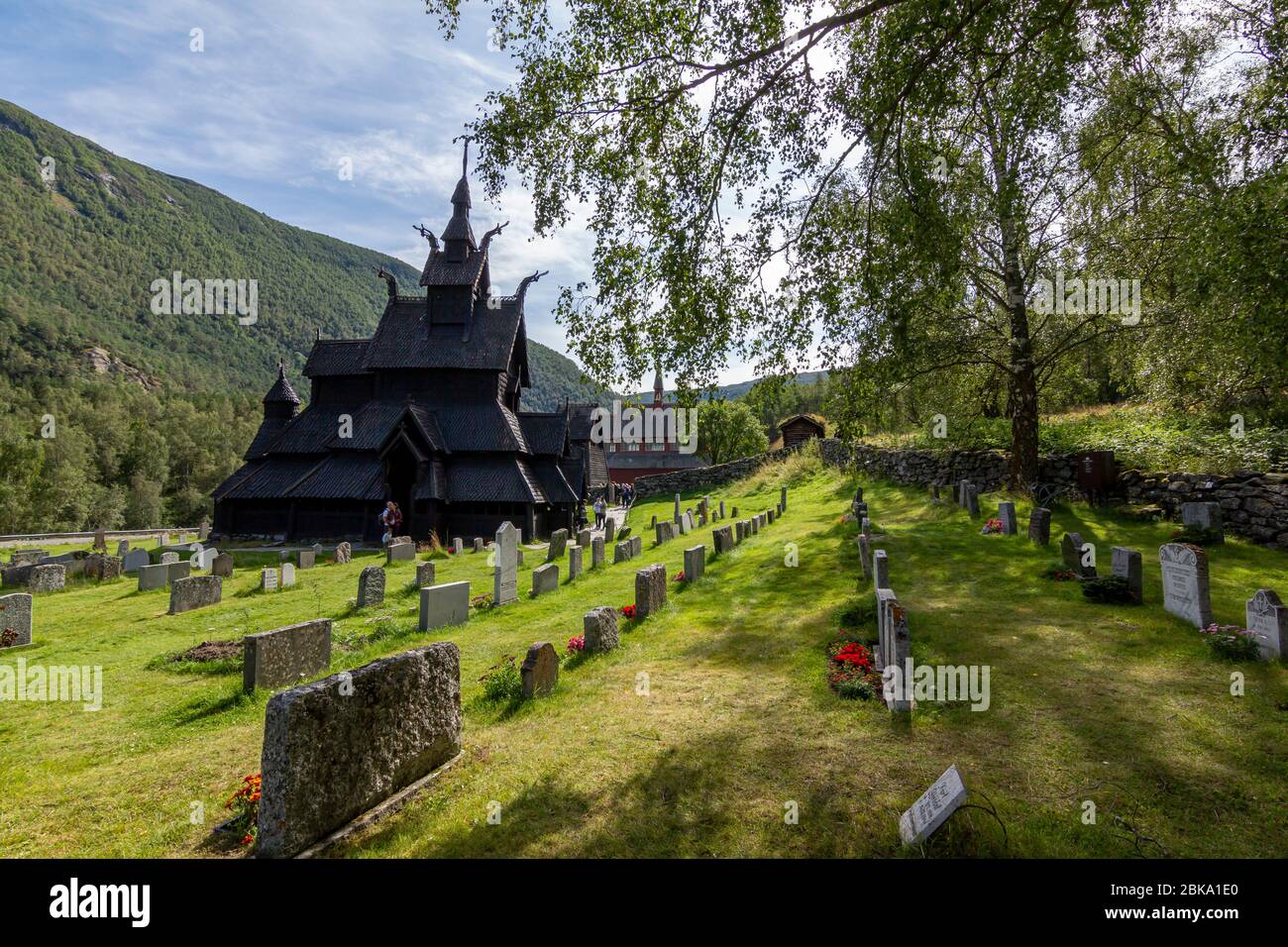 Alte Borgund Stabkirche in Laerdal, die am besten erhaltene Holzkirche, die um 1200 in Norwegen erbaut wurde Stockfoto