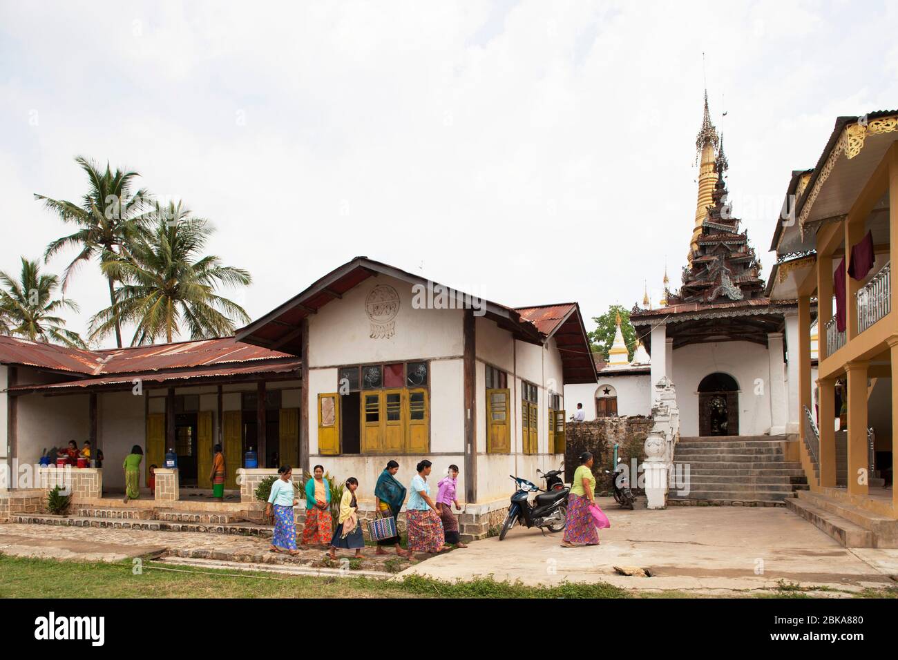 Mya Thein Tan Kloster, Nyaungshwe Dorf, Inle See, Staat Shan, Myanmar, Asien Stockfoto