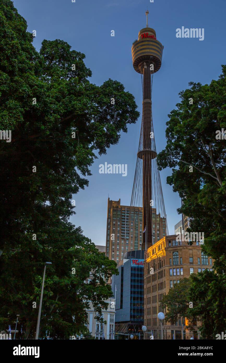 Centrepoint tower -Fotos und -Bildmaterial in hoher Auflösung – Alamy