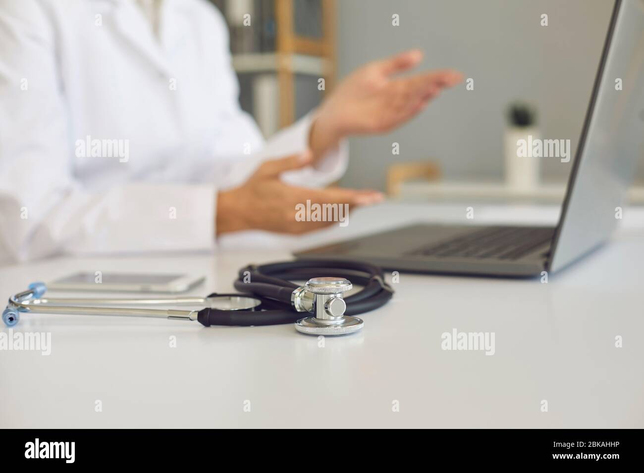 Konzept Arzt Video Online-Anruf Chat in der Klinik Büro. Stockfoto