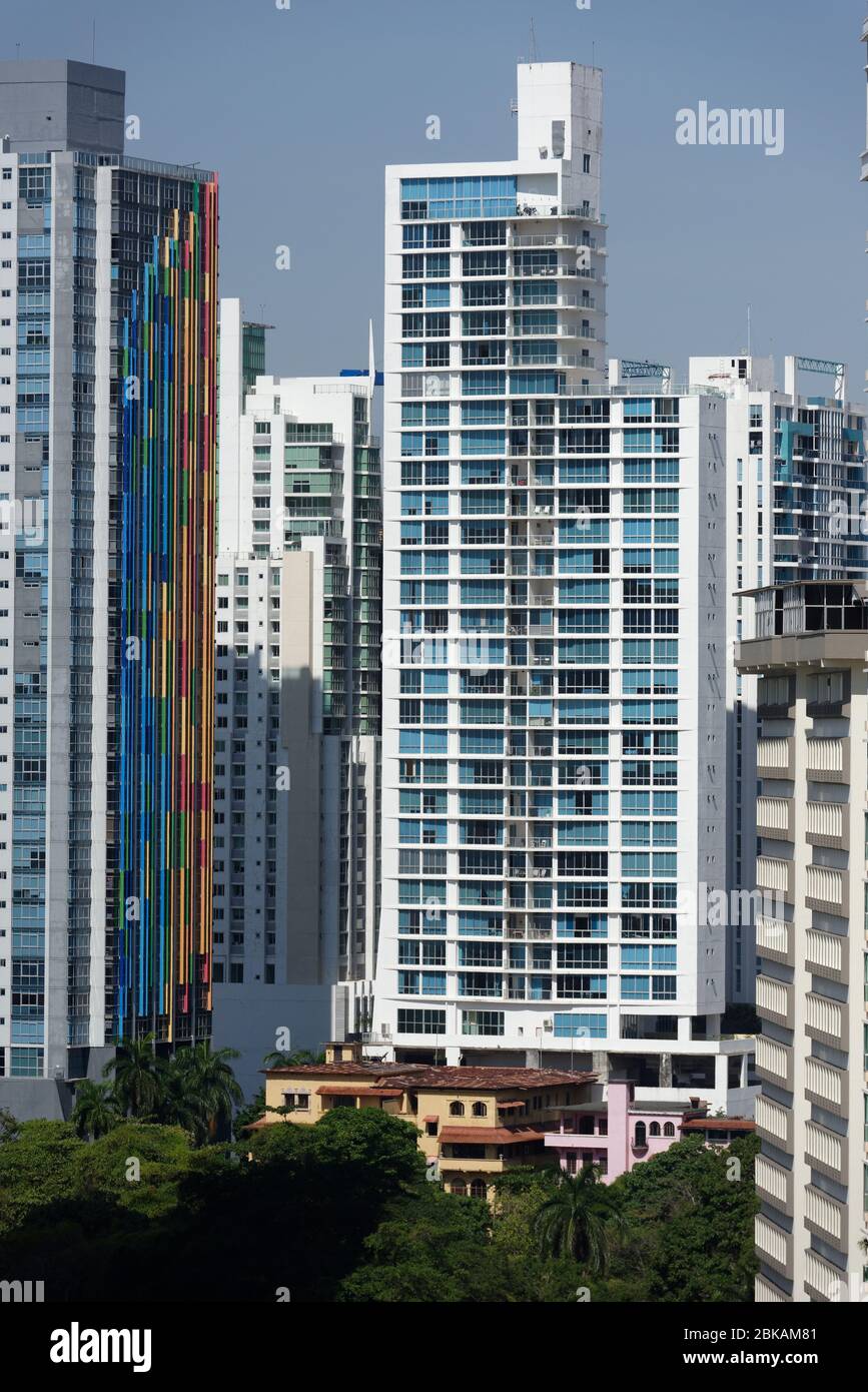 Hohe Wolkenkratzer im zentralen Bereich von Panama City, Panama Stockfoto