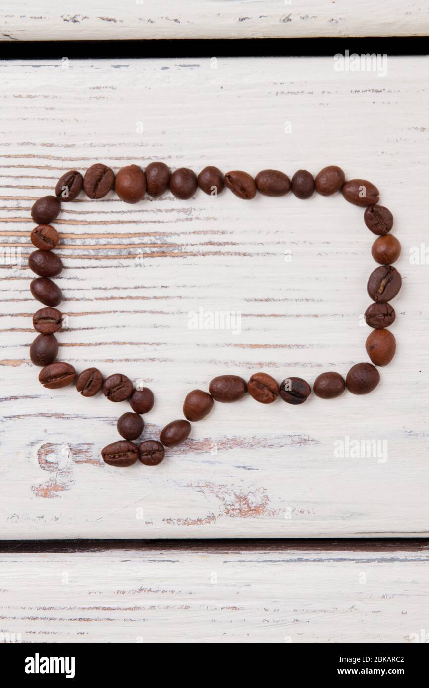 Sprechblase aus Kaffeebohnen. Stockfoto