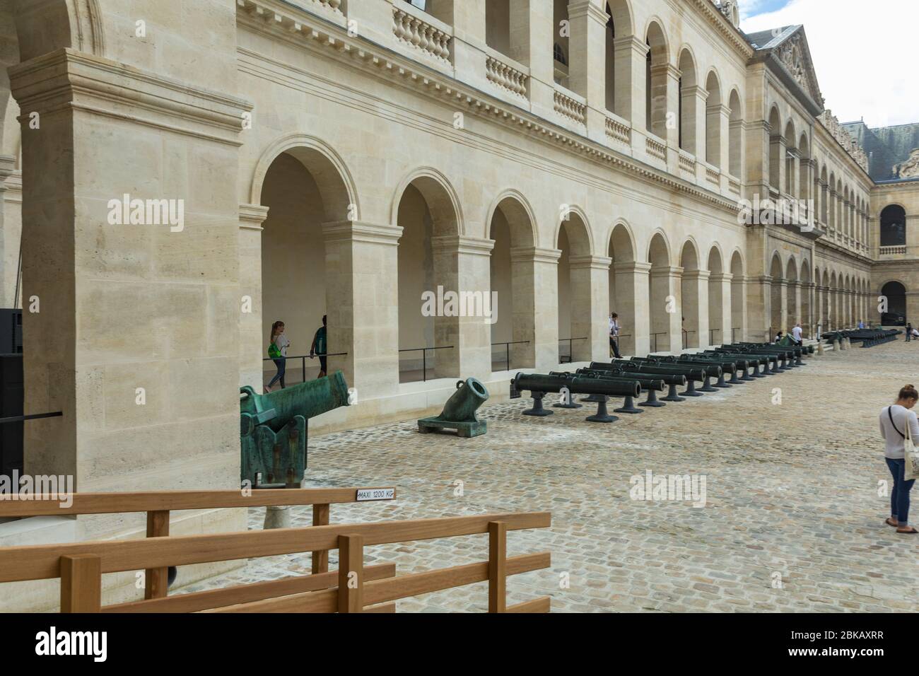 Paris, Frankreich - 25. Juni 2016: Les Invalides ist ein Komplex von Museen in Paris, das militärische Geschichtsmuseum von Frankreich und das Grab von Napoleon Bonapar Stockfoto