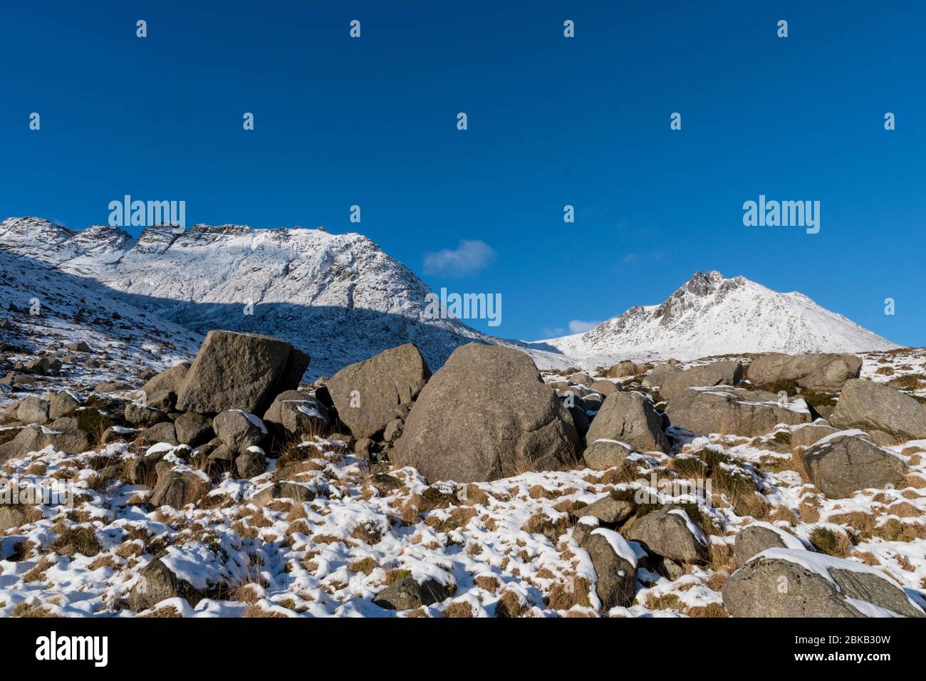 arran Bergkulisse im tiefen Winter mit Schnee Stockfoto