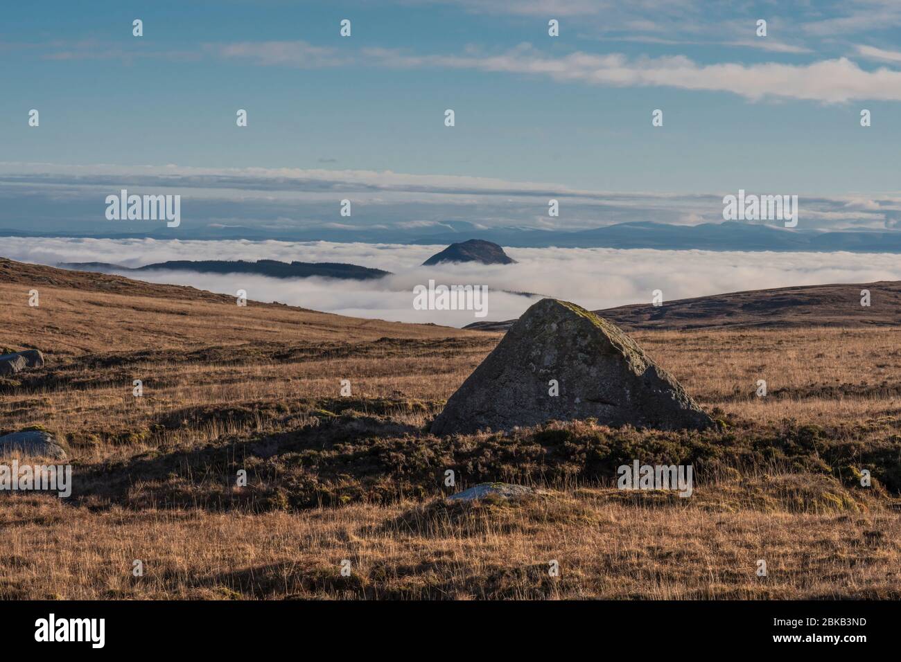 Blick auf die heilige Insel mit Umkehrung Wolke von ben nuis im Winter, arran Stockfoto