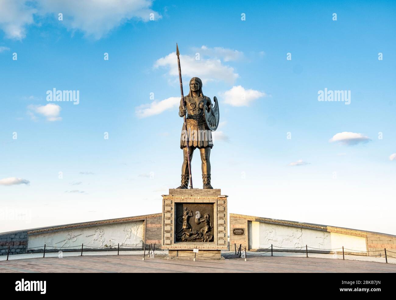Amazon Women, Samsun / Türkei - Oktober 2019: Amazon Women Statue ist die beliebteste Statue und touristischer Ort in Samsun, Türkei. Stockfoto