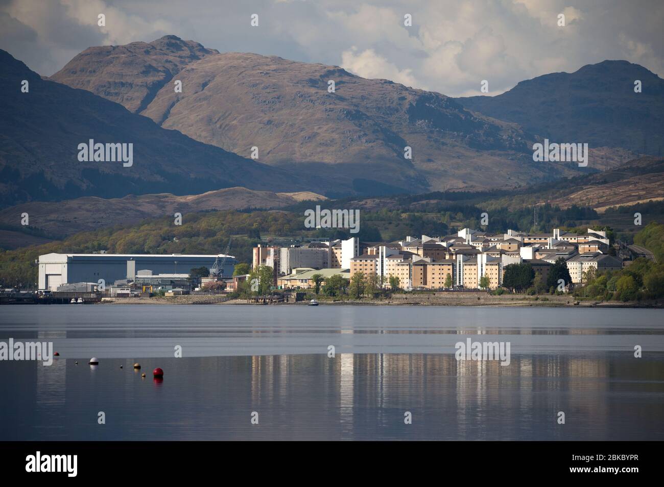 Faslane, Schottland, Großbritannien. Mai 2020. Im Bild: Das Verteidigungsministerium (Mod) hat seinen militärischen und zivilen Mitarbeitern verboten, öffentlich über Trident-Atomwaffen in Schottland zu sprechen. Streitkräfte und mod Beamte wurden angewiesen, keine öffentlichen Kommentare zu „strittigen Themen“ wie „Trident/Nachfolger“ und „Schottland und Verteidigung“ zu machen oder Kontakt mit den Medien zu haben. Die Anweisungen wurden von Aktivisten als „eine diktaturwürdige, knebrende Ordnung“ verurteilt. Quelle: Colin Fisher/Alamy Live News Stockfoto