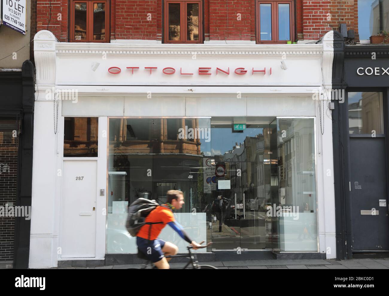 Ottolenghi Restaurant in der Upper Street, Islington, geschlossen bei der Coronavirus-Epidemie-Sperre, im Norden Londons, Großbritannien Stockfoto