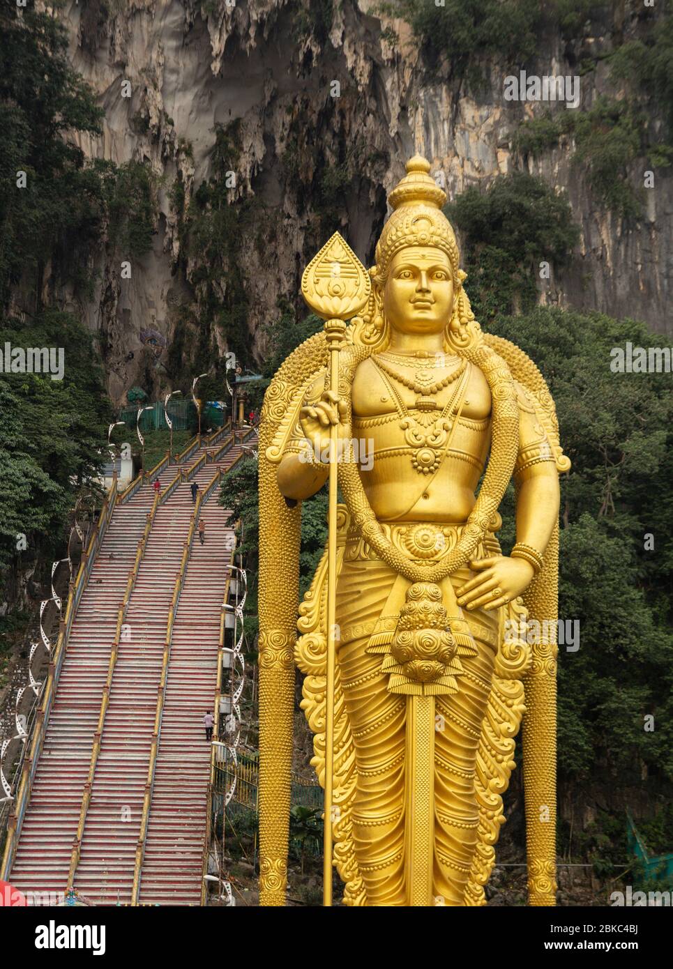 Riesige Goldstatue in Batu Höhlen, Malaysia Stockfoto