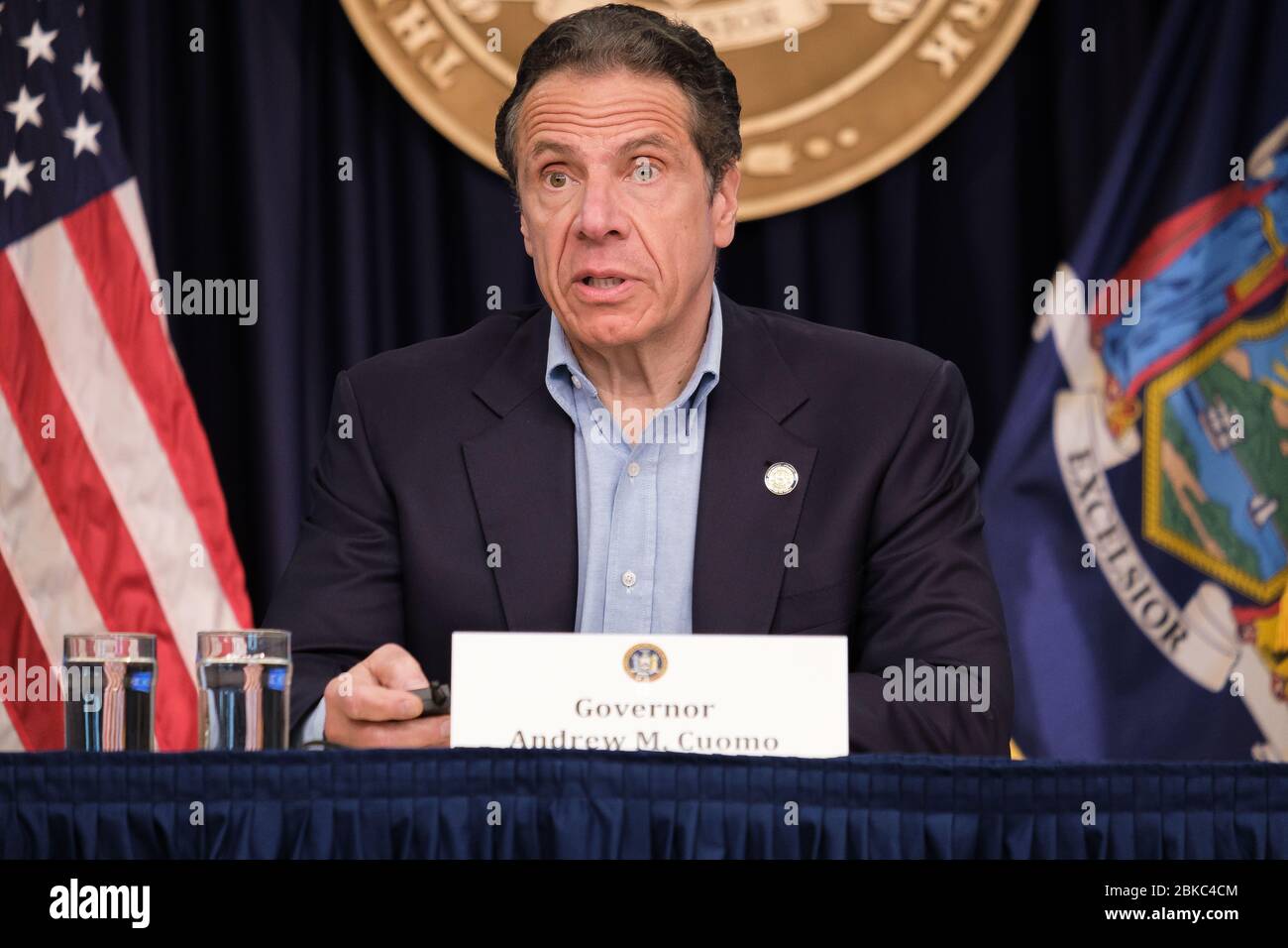 New York, USA. Mai 2020. Der Gouverneur von New York, Andrew Cuomo, wird am 3. Mai 2020 während seiner täglichen COVID-19-Briefing in seinem Büro in Midtown Manhattan in New York, NY, USA, gesehen. (Foto von Albin Lohr-Jones/Sipa USA) Quelle: SIPA USA/Alamy Live News Stockfoto