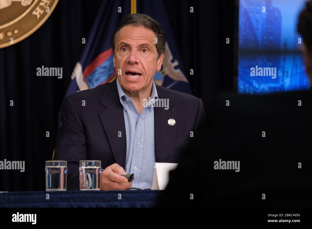 New York, USA. Mai 2020. Der Gouverneur von New York, Andrew Cuomo, wird am 3. Mai 2020 während seiner täglichen COVID-19-Briefing in seinem Büro in Midtown Manhattan in New York, NY, USA, gesehen. (Foto von Albin Lohr-Jones/Sipa USA) Quelle: SIPA USA/Alamy Live News Stockfoto