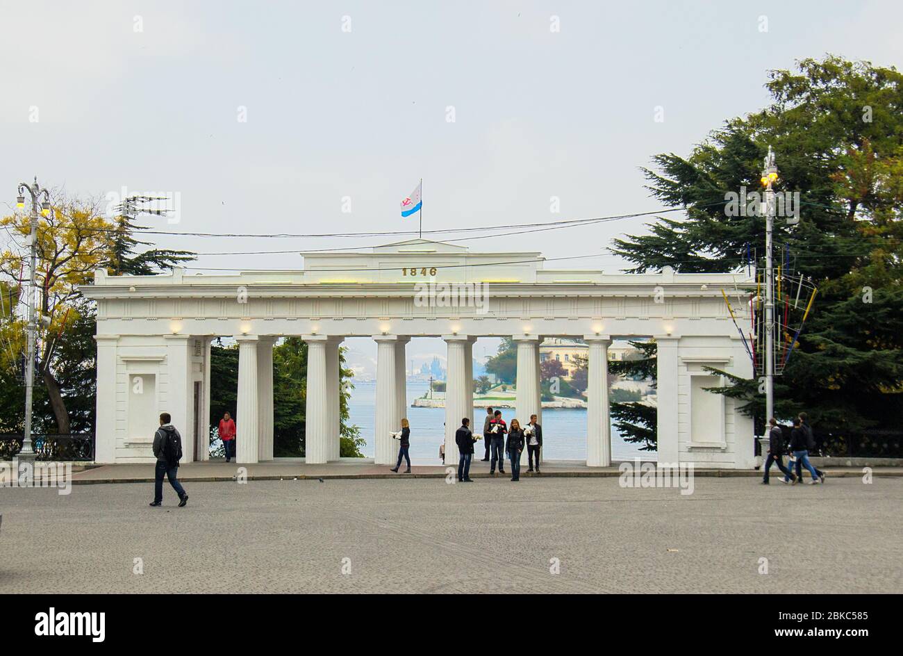 Sevastapol krim, Sevastapol ukraine, Sevastapol russland, russische Invasion, Sevastapol Blumenfest, Weiße Blume Wohltätigkeitsmesse, Weiße Blume Aktion Stockfoto