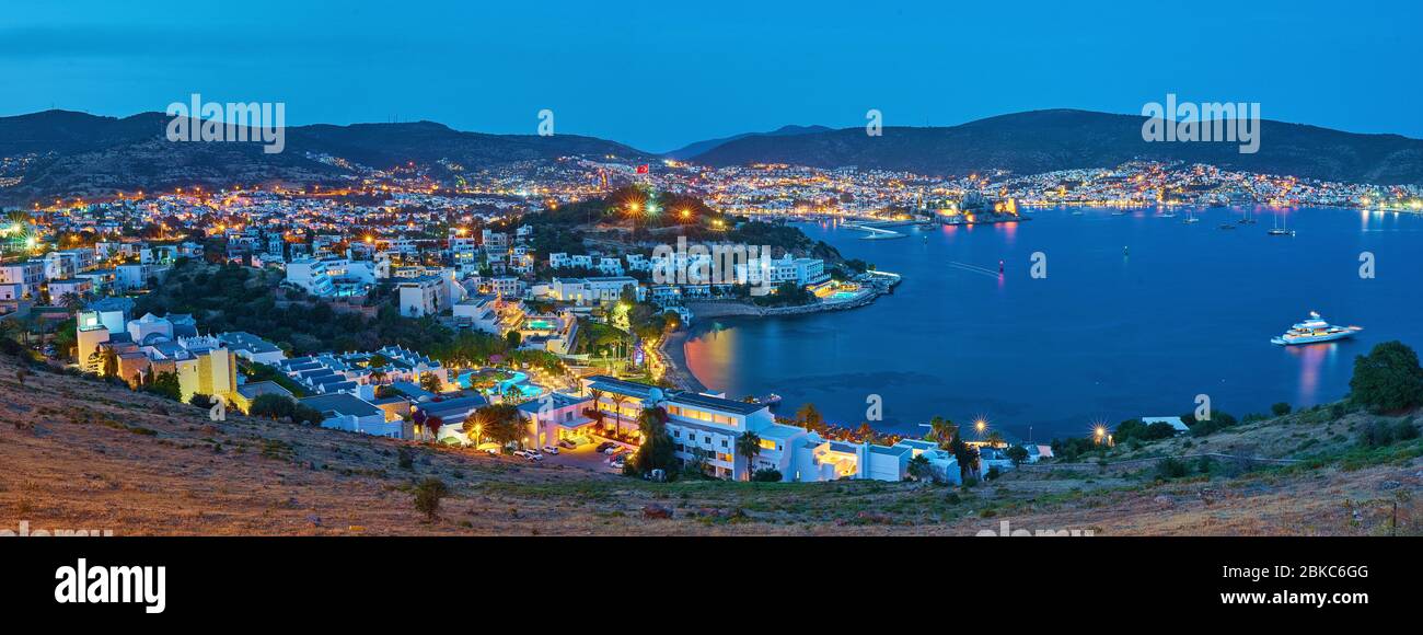 Nacht Blick auf die Bucht und das Stadtbild von Bodrum, Türkei Stockfoto