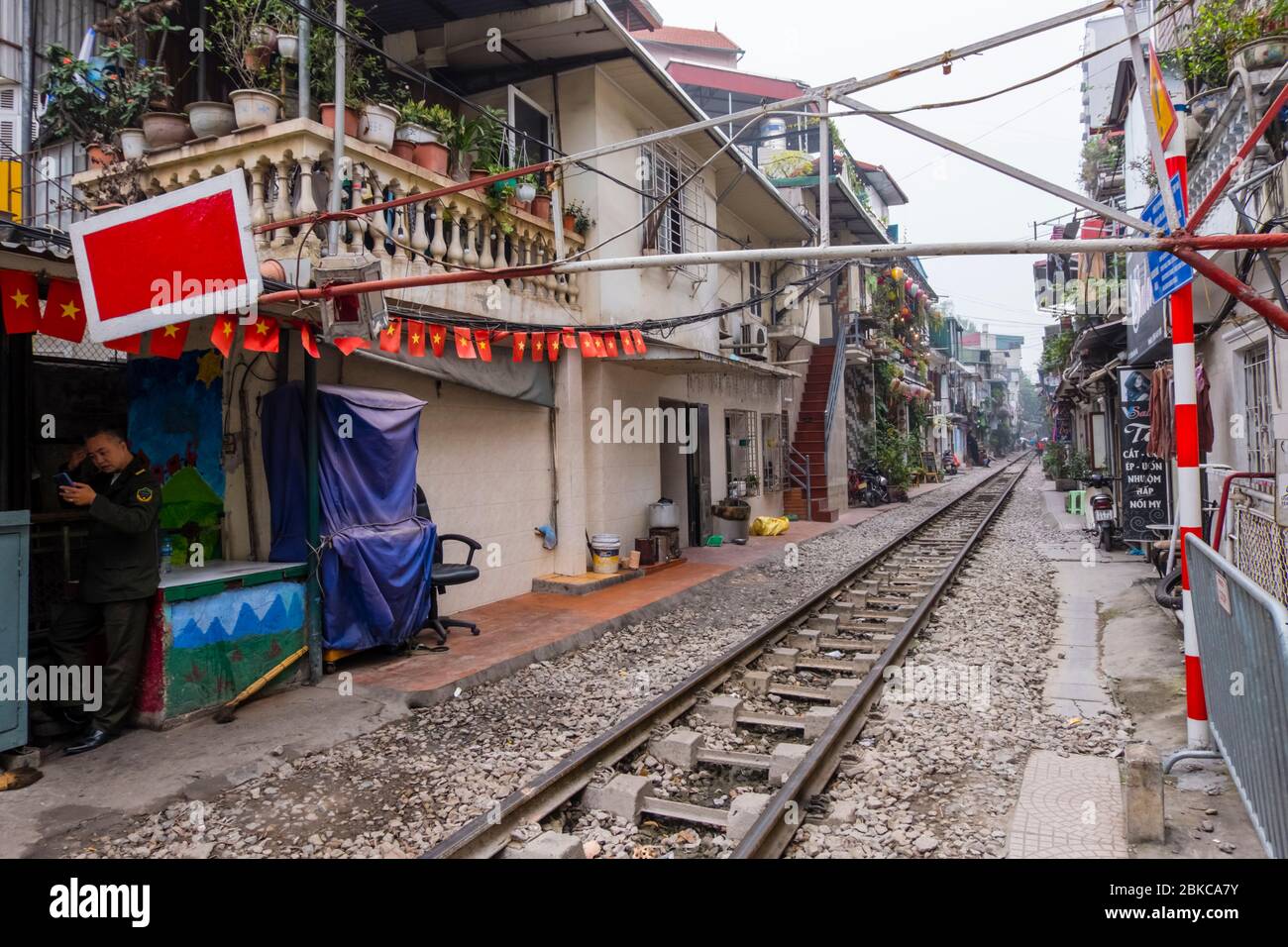 Hanoi Train Street, Tran Phu Street, Cua Dong District, Hanoi, Vietnam Stockfoto